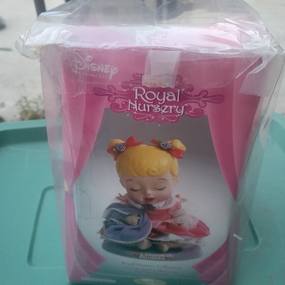 Disney Princess Doll Aurora - Picture 4 of 6